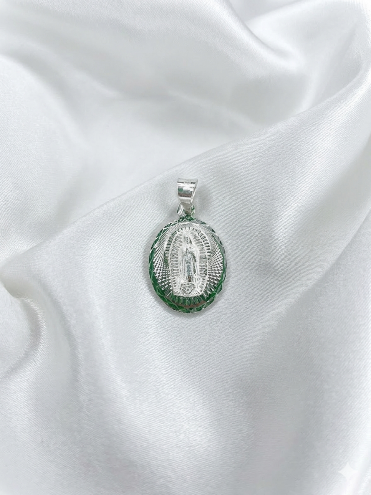 Dije Medalla Virgen de Guadalupe Borde Verde en Plata Ley 925