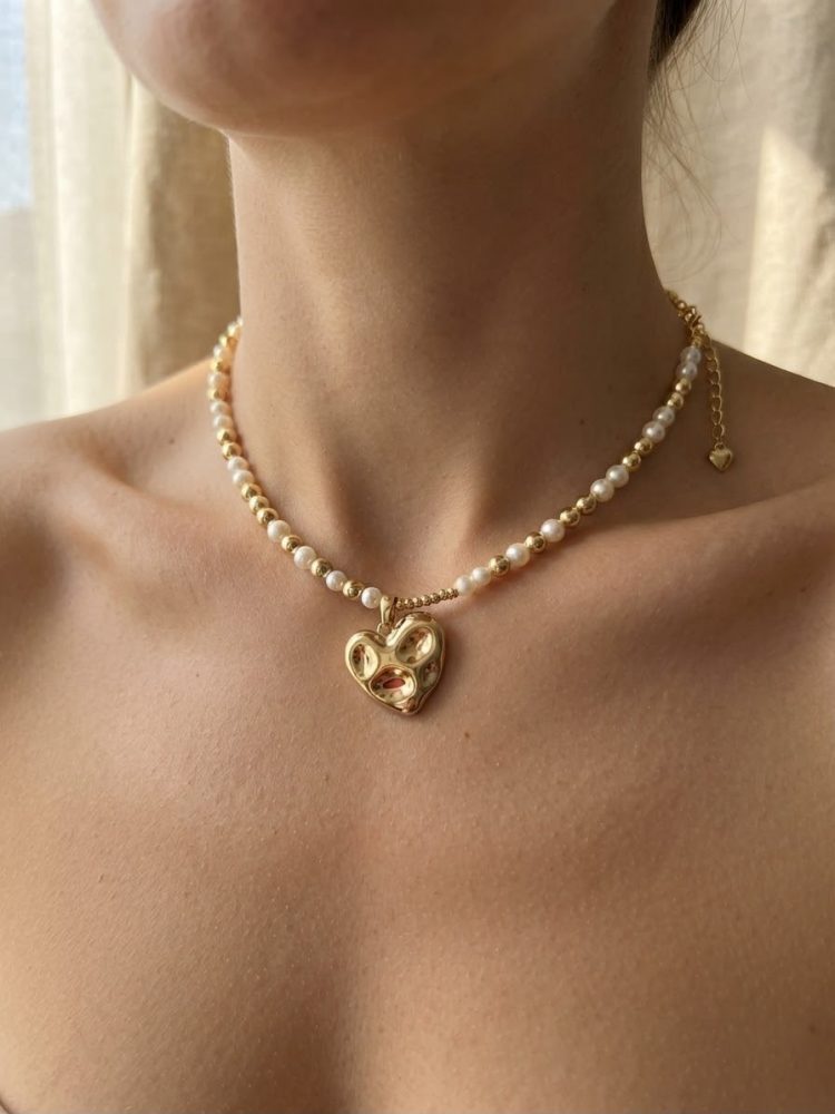 Collar Perlas y Corazón Martillado