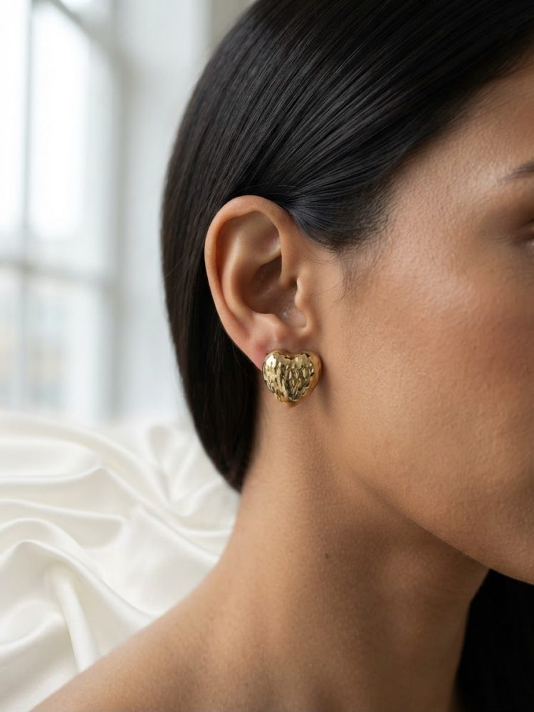 Aretes Botón Corazón Acanalado