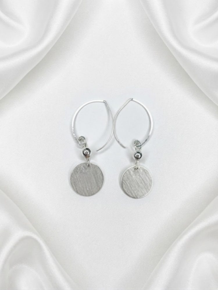 Aretes Arracada con Dije Circular Cepillado