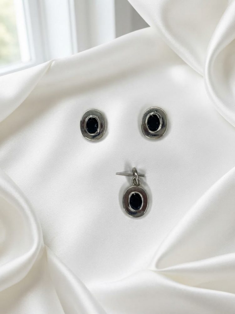 Set Dije y Aretes Oval Negro Ónix