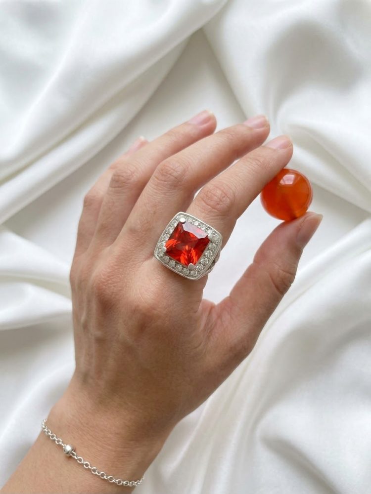 Anillo Halo Gema Roja Fuego
