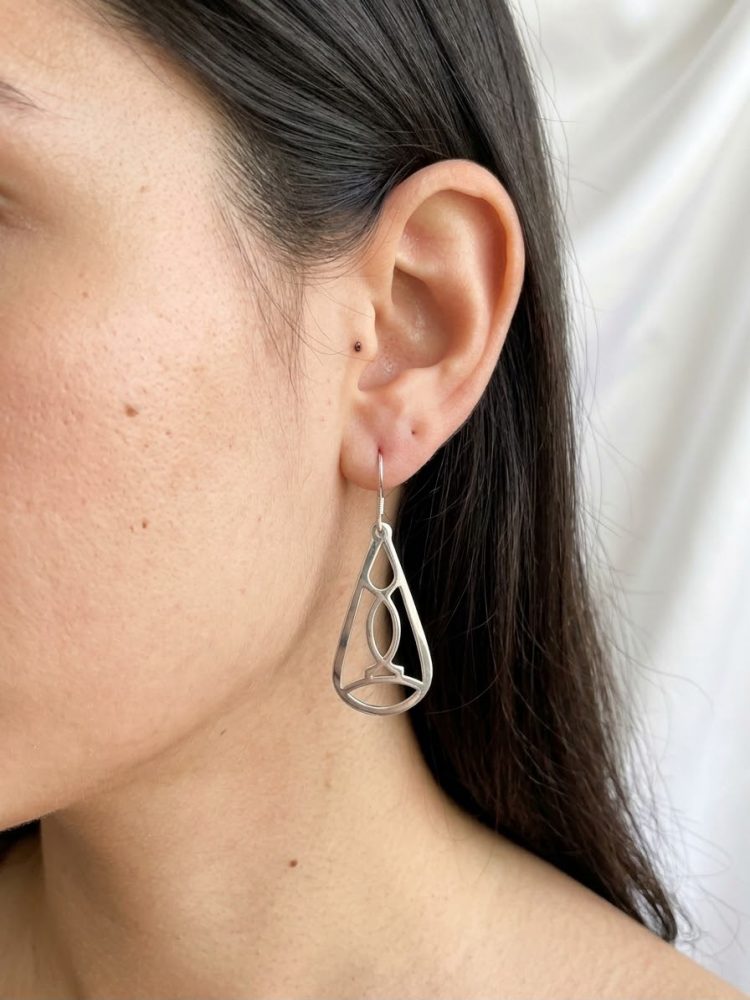 Aretes Colgantes Triangulares Calados