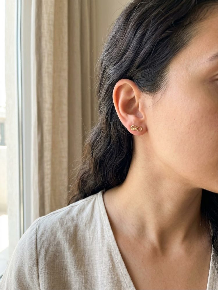 Aretes Broquel Infinito y Corazón