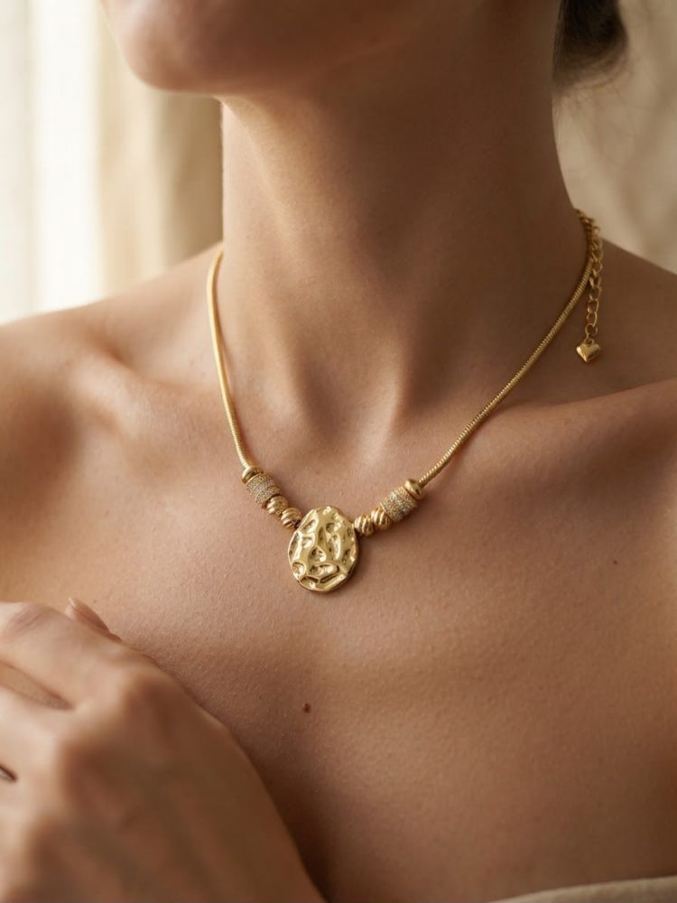 Collar Medalla Martillada
