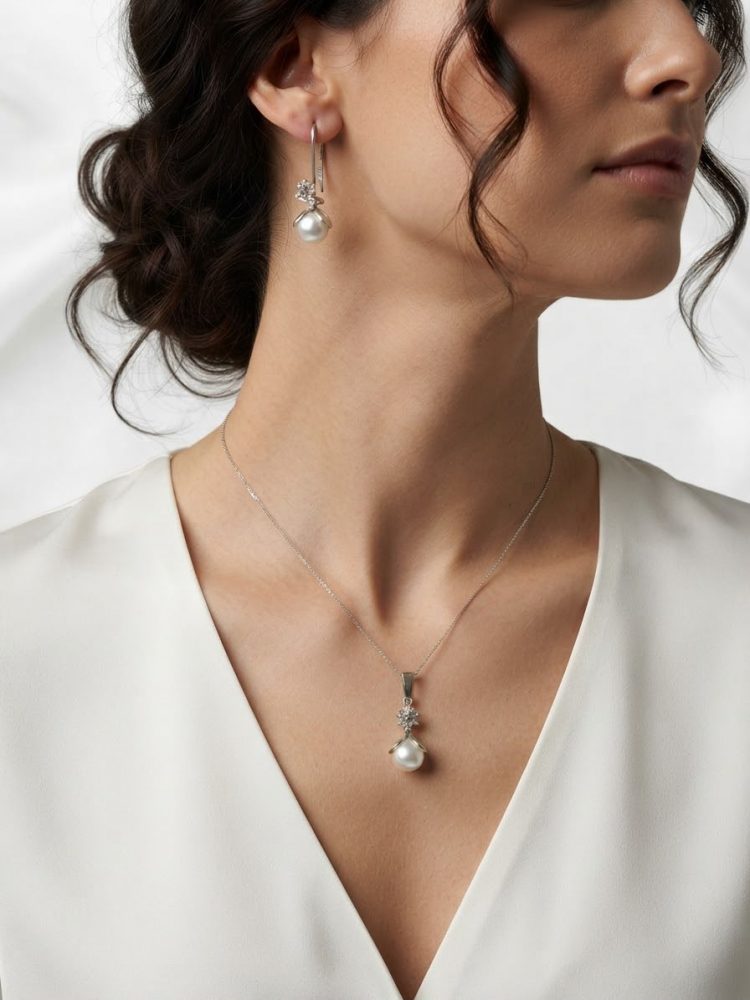 Set de Dije y Aretes de Perla y Circonia