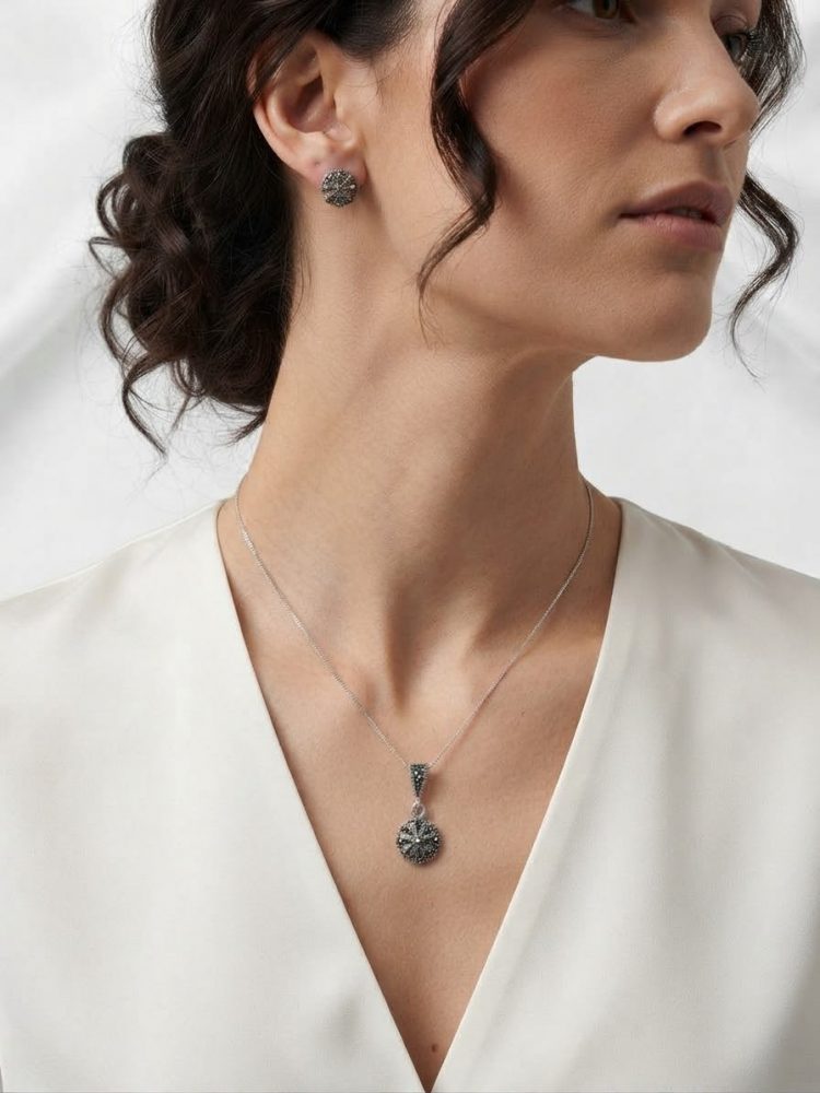 Set de Dije y Aretes de Perla y Circonia