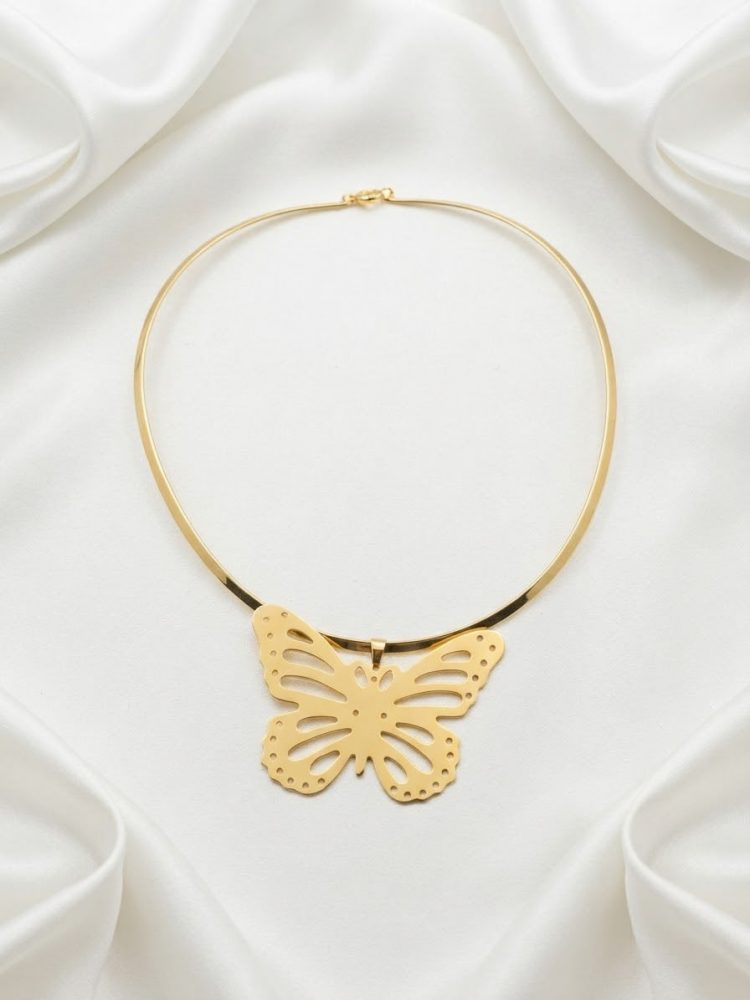 Gargantilla Rígida Dije Mariposa Calada