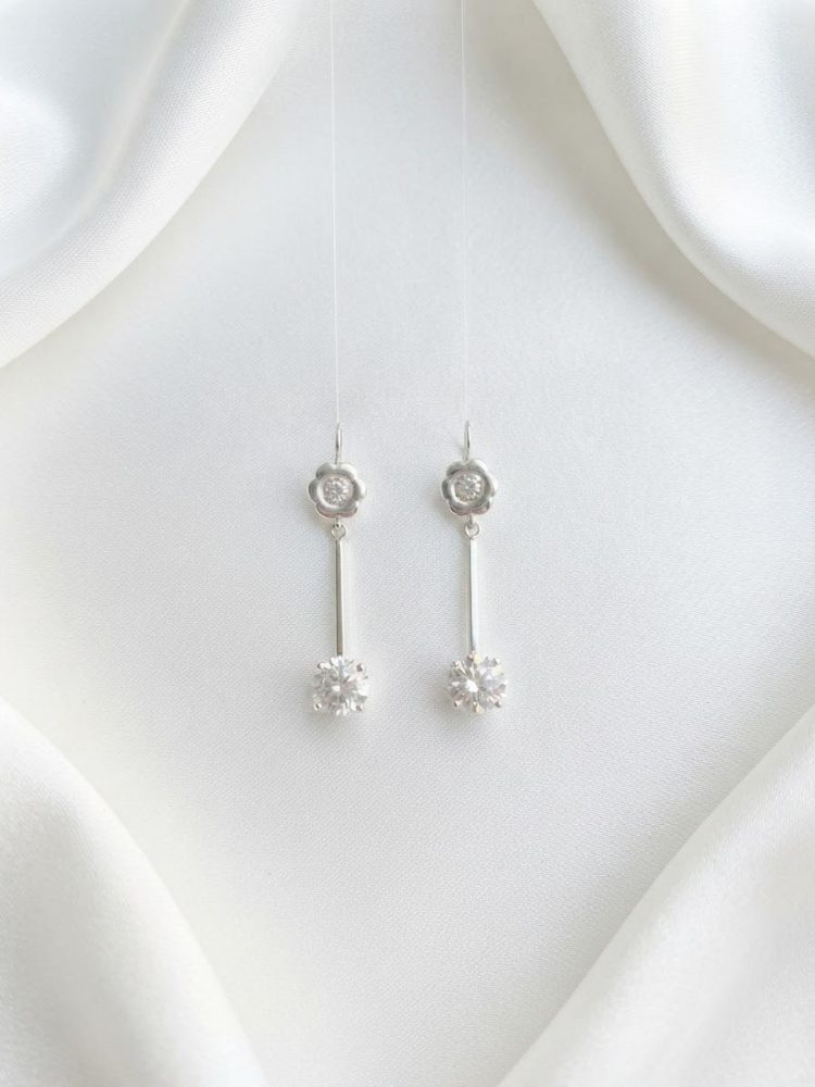 Aretes Colgantes Flor y Circonia