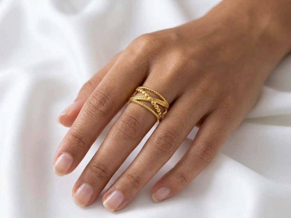 Anillo Ajustable Bandas Entrecruzadas de Balines