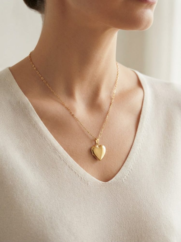 Collar Relicario Corazón Abombado