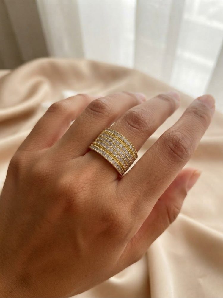 Anillo Ajustable Banda Ancha Pavé Circonias