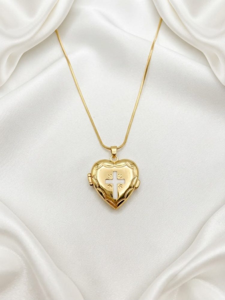 Collar Relicario Corazón con Cruz