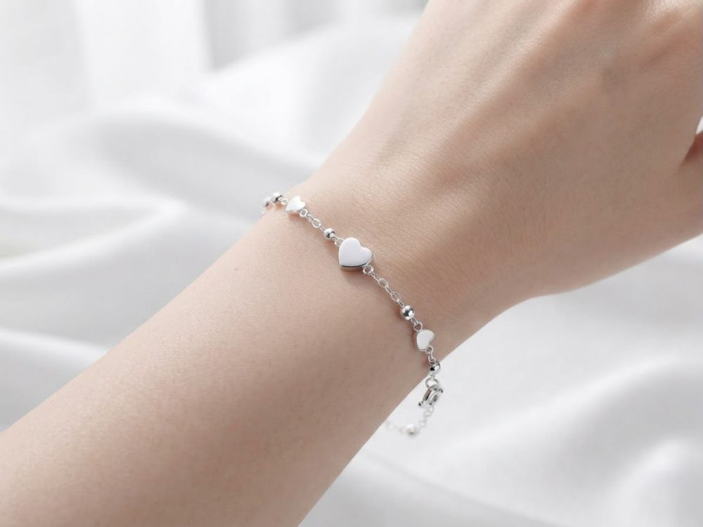 Pulsera Corazones y Bolitas Intercaladas
