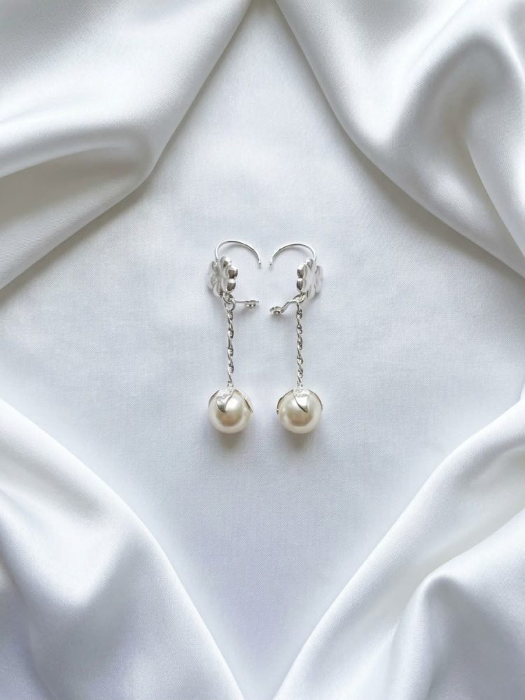 Aretes Colgantes Perla y Flor