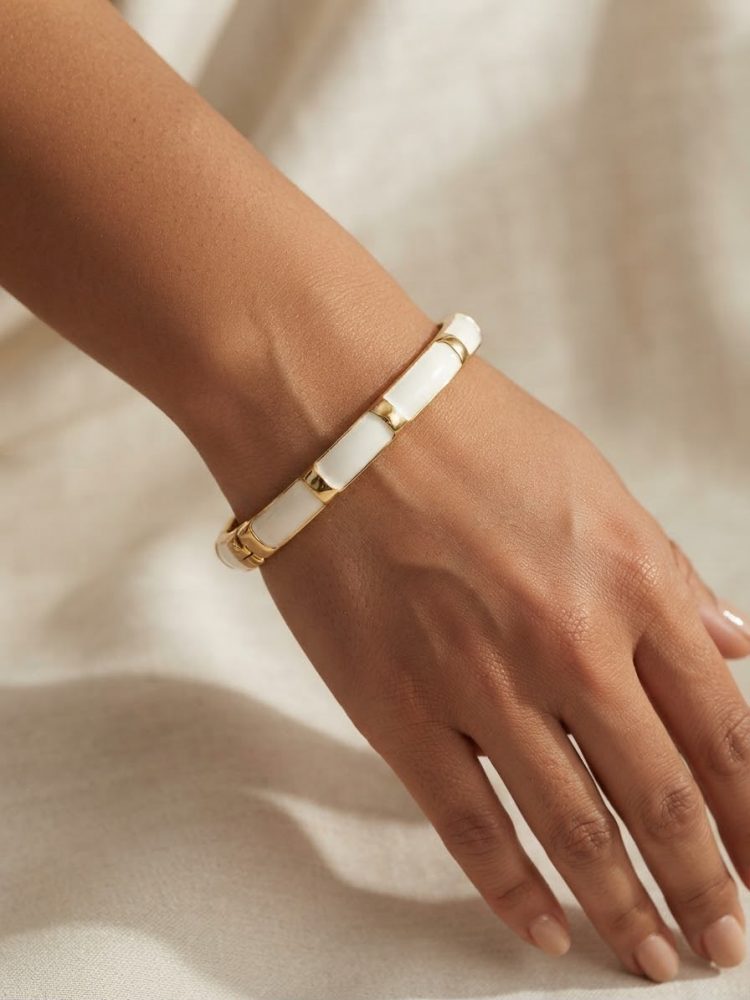 Pulsera Rígida Blanca con Bisagra