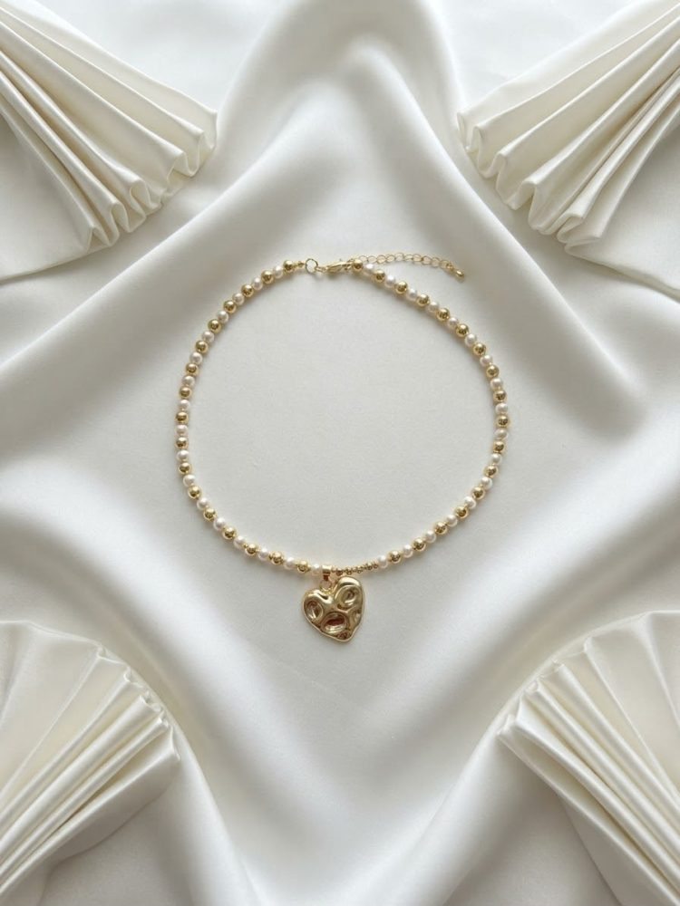 Collar Perlas y Corazón Martillado