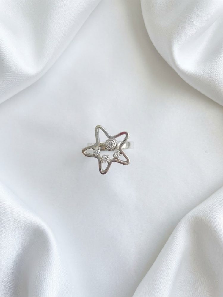 Anillo Estrella Calada con Circonias