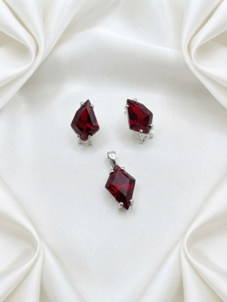 Set Dije y Aretes Rombo Cristal Rojo