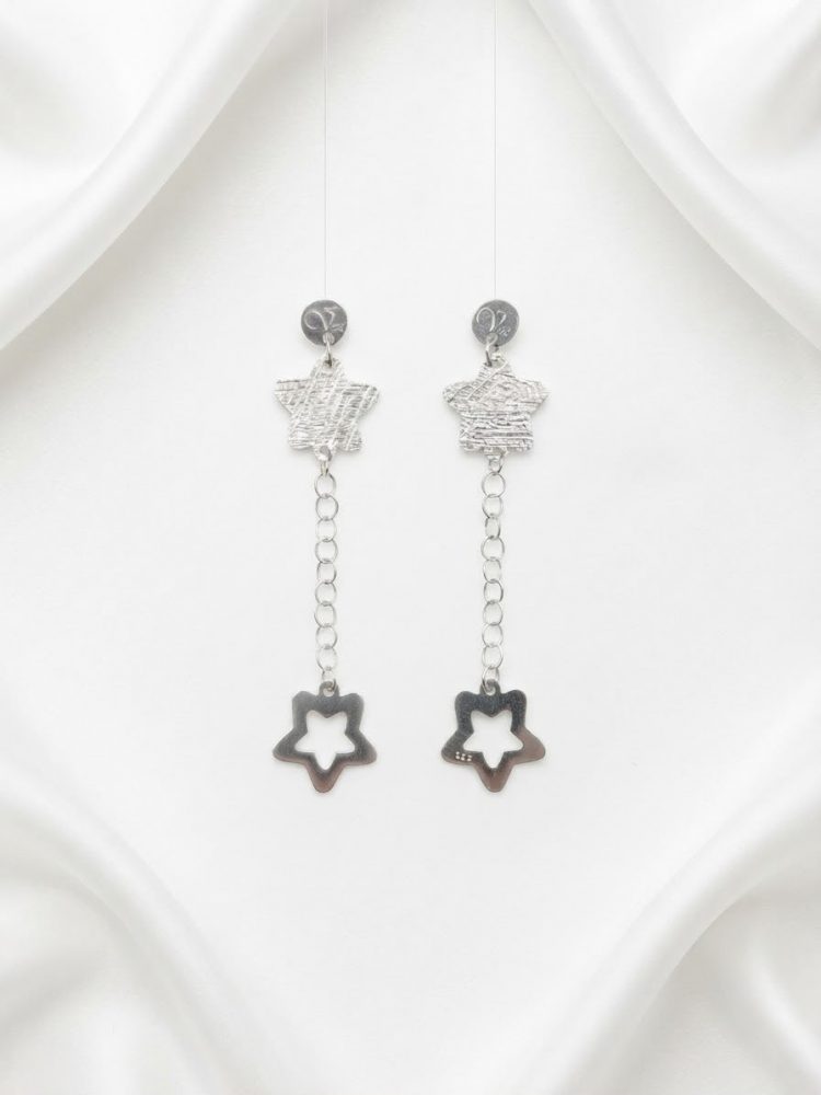Aretes Colgantes Estrellas Texturizada y Calada