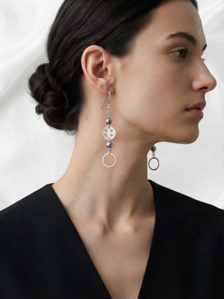 Aretes Colgantes Aro y Disco Calado