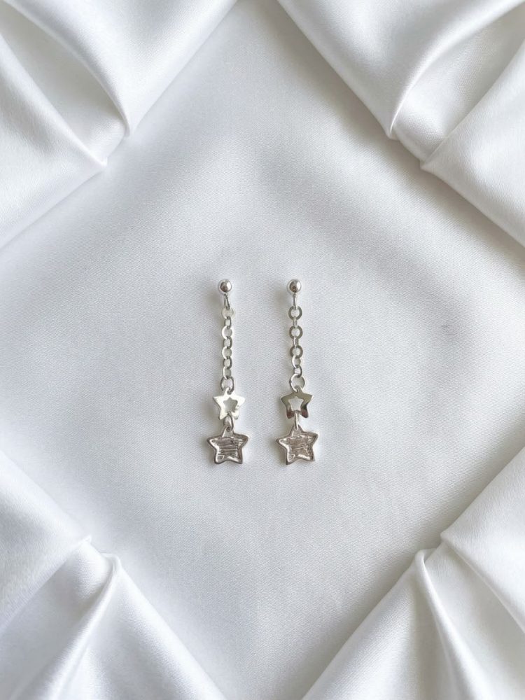 Aretes Colgantes Cadena y Estrellas