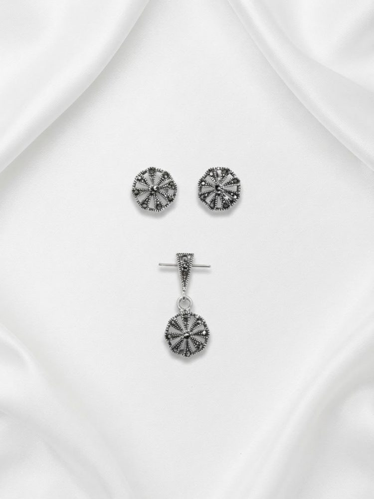 Set de Dije y Aretes de Perla y Circonia