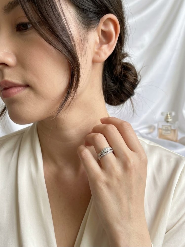 Anillo Solitario Circonias Pavé