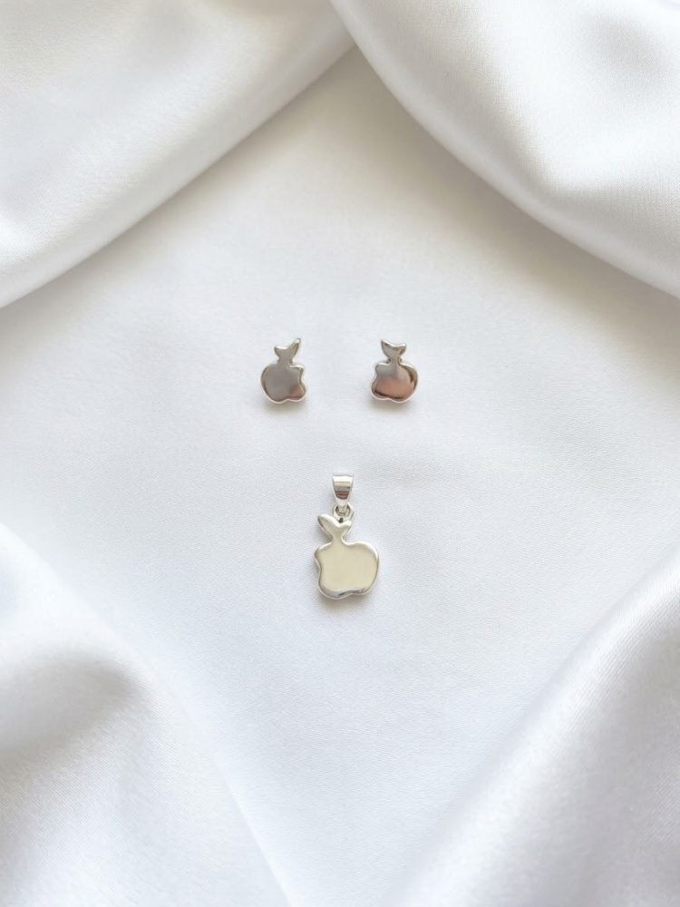 Set de Aretes y Dije Manzana