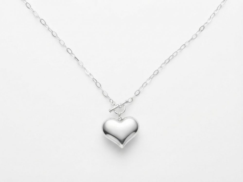 Collar Corazón Abombado con Broche T-Bar