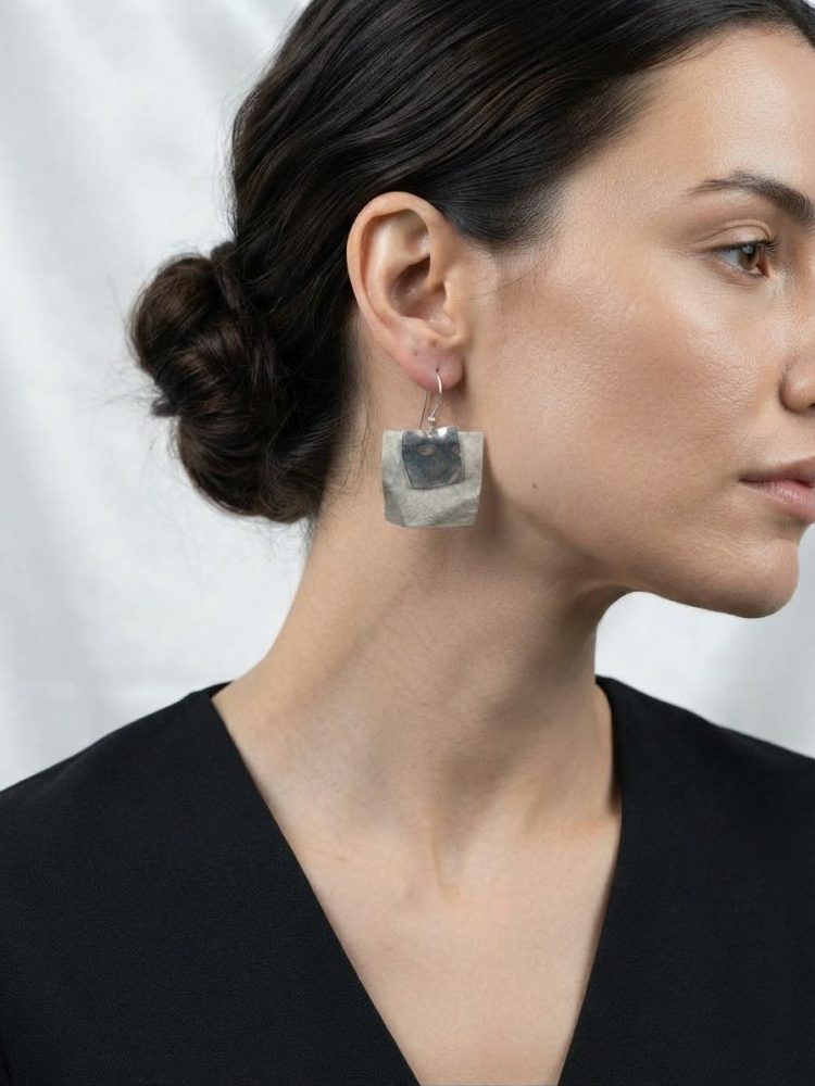 Aretes Cuadrados Dobles Satinados