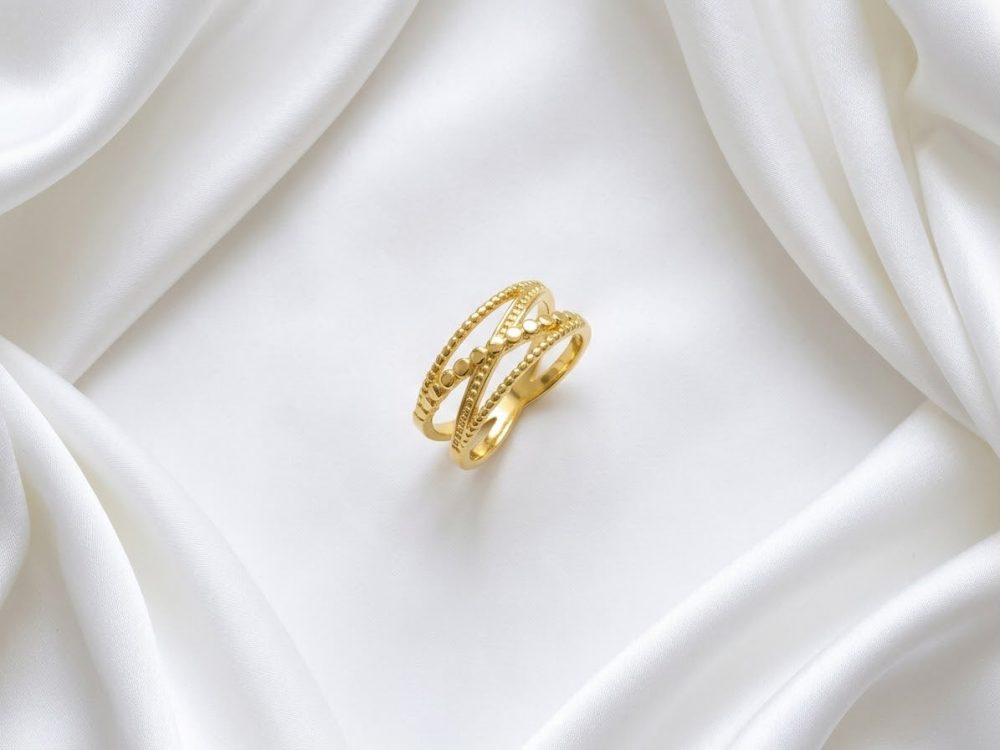 Anillo Ajustable Bandas Entrecruzadas de Balines