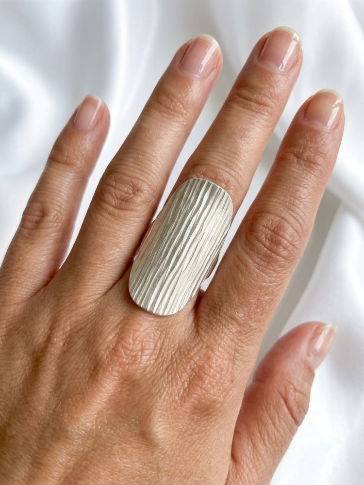 Anillo Ovalado Texturizado