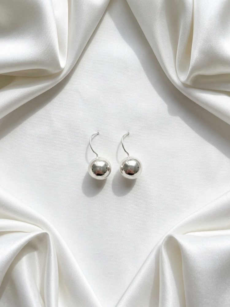 Aretes Colgantes Esfera Lisa