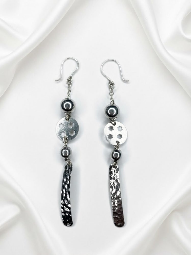 Aretes Colgantes Placa Martillada y Disco