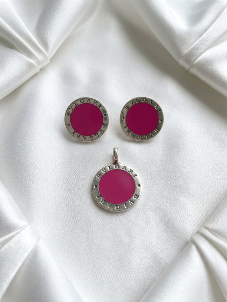Juego de Aretes y Dije Circular Fucsia